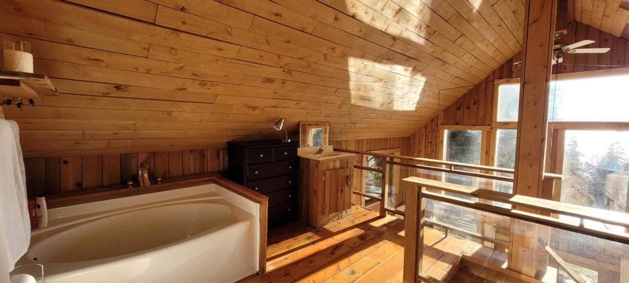 Ocean Views & Sunset Beach Cabin With Soaker Tub & Fire Pit Villa Powell River Exterior foto