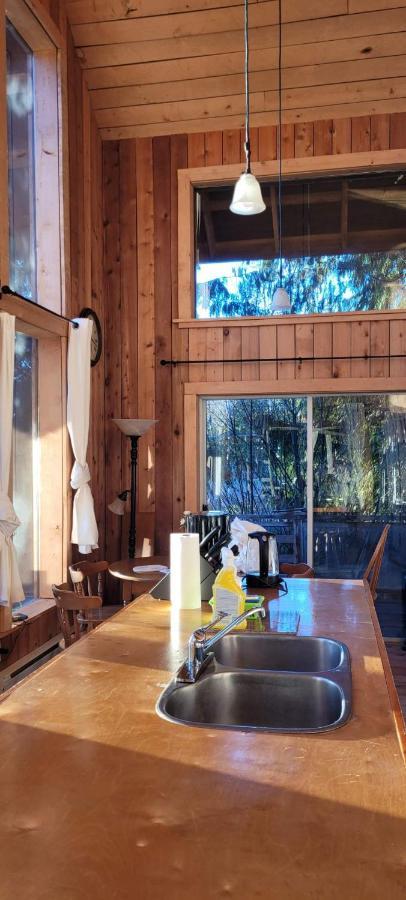 Ocean Views & Sunset Beach Cabin With Soaker Tub & Fire Pit Villa Powell River Exterior foto